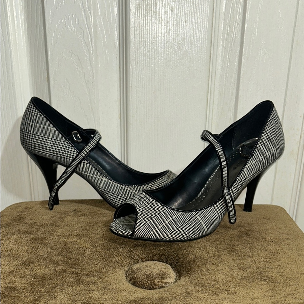 Predictions Houndstooth Peeptoe Plaid Heels Pumps